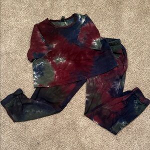 Forever 21 tye dye tee shirt jogger set  
Size M
